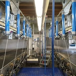 并列式挤奶设备